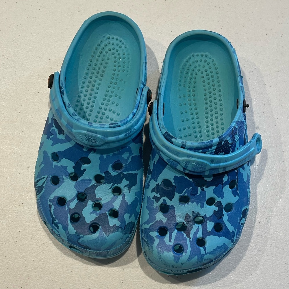 Veggies Blue Camouflage Crocs Shoes Size 9